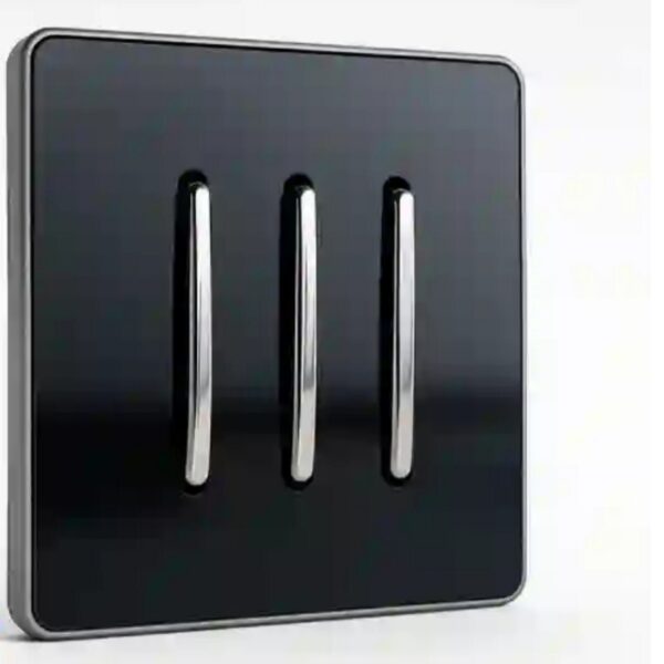 کلید سه پل آسیا الکتریک مدل یاقوت (قاب دور مشکی میانی نقره ای)